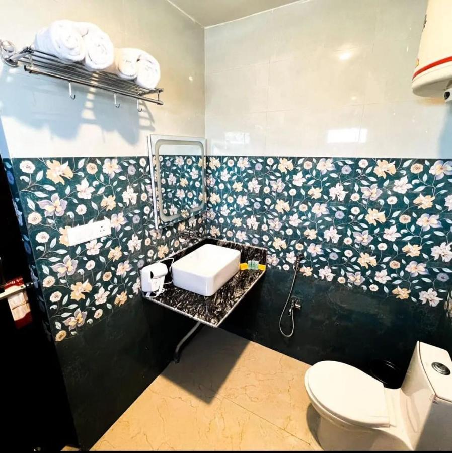 Hotel Poshwan Gulmarg Kültér fotó